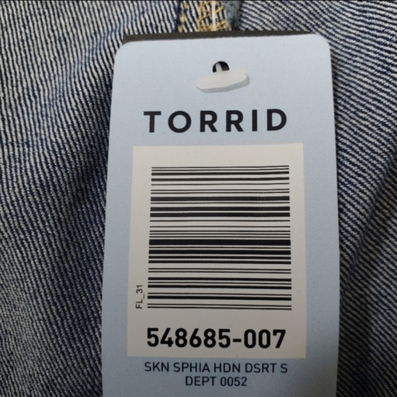 TORRID NWT Skinny Jeans Plus 24S - Picture 4 of 6